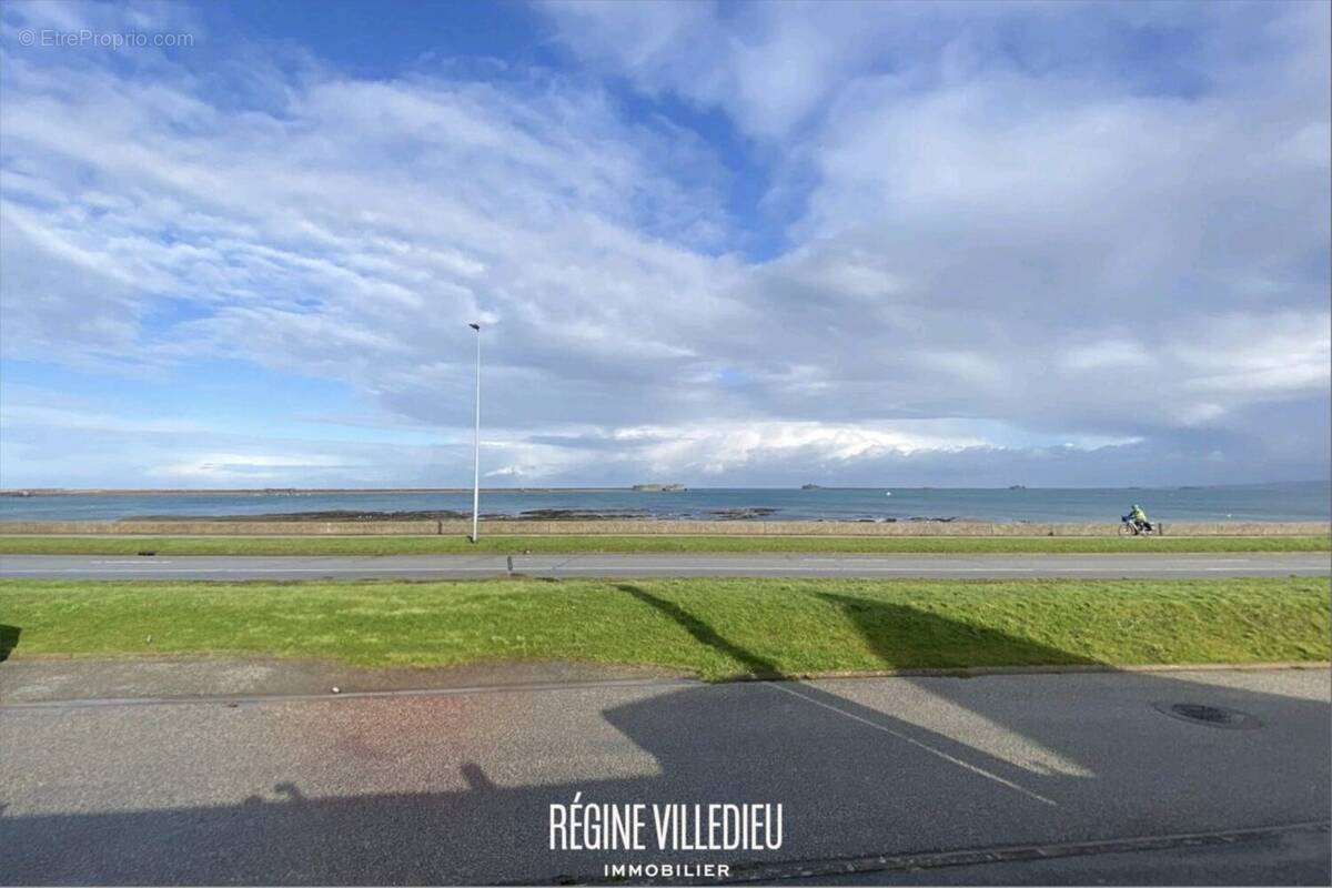 Terrain à EQUEURDREVILLE-HAINNEVILLE