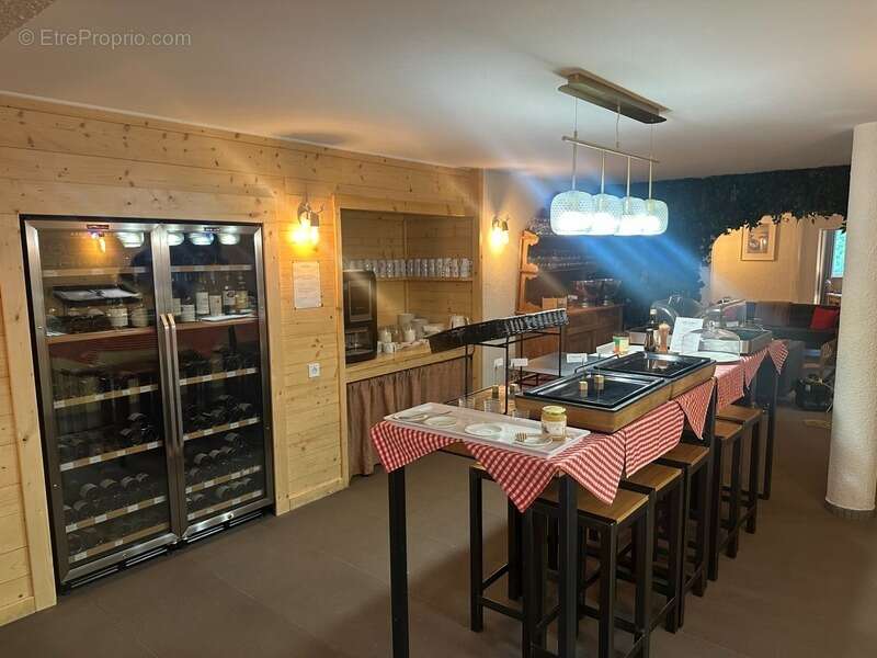 Commerce à LES MARCHES