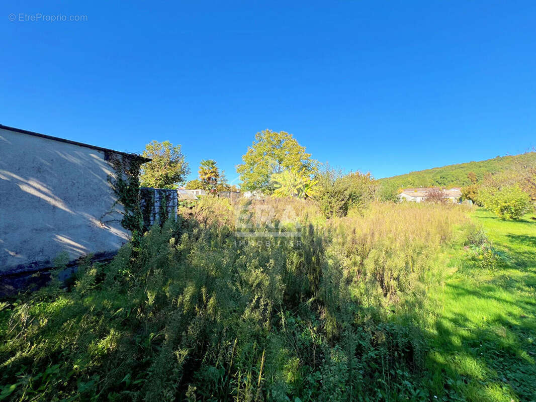 Maison à LA COURONNE