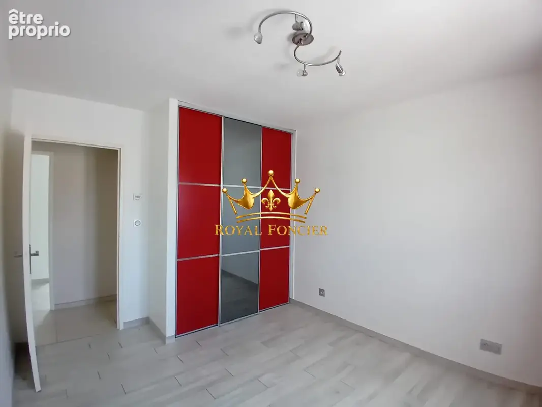 Maison 185 m² à Dange-Saint-Romain  - photo 6