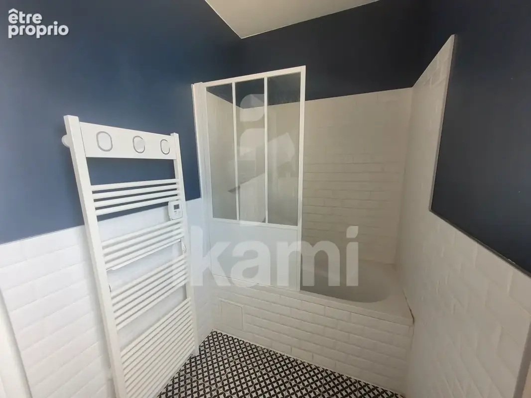 Maison - 85 m2 - 5 pièces - avec piscine et dépendances - photo 12