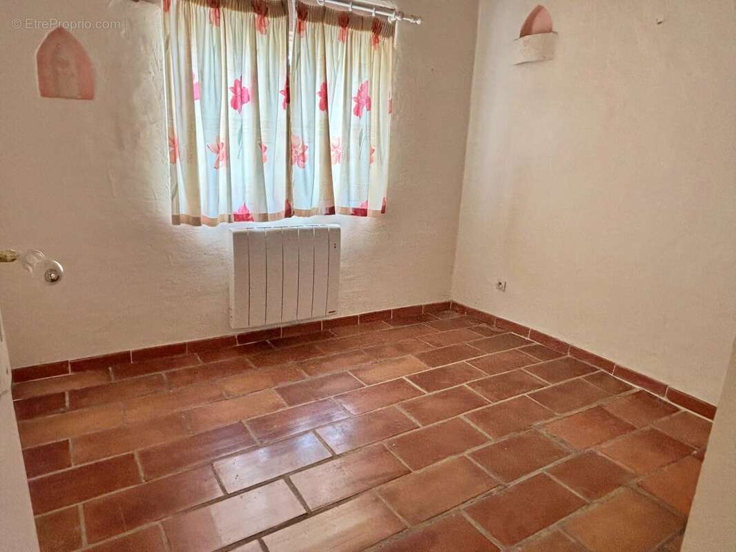 Maison à ROQUEBRUNE-SUR-ARGENS