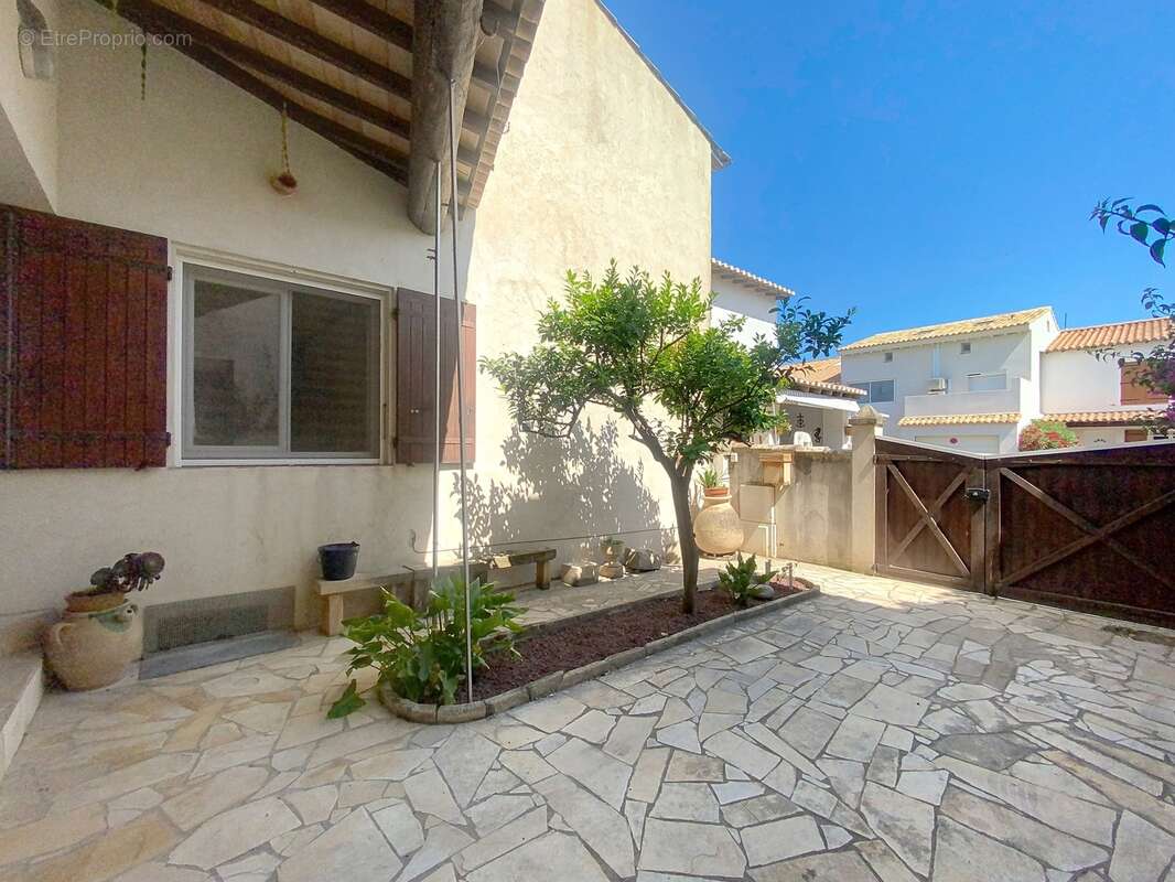 Maison 185 m² à Saintes-Maries-De-La-Mer  - photo 3