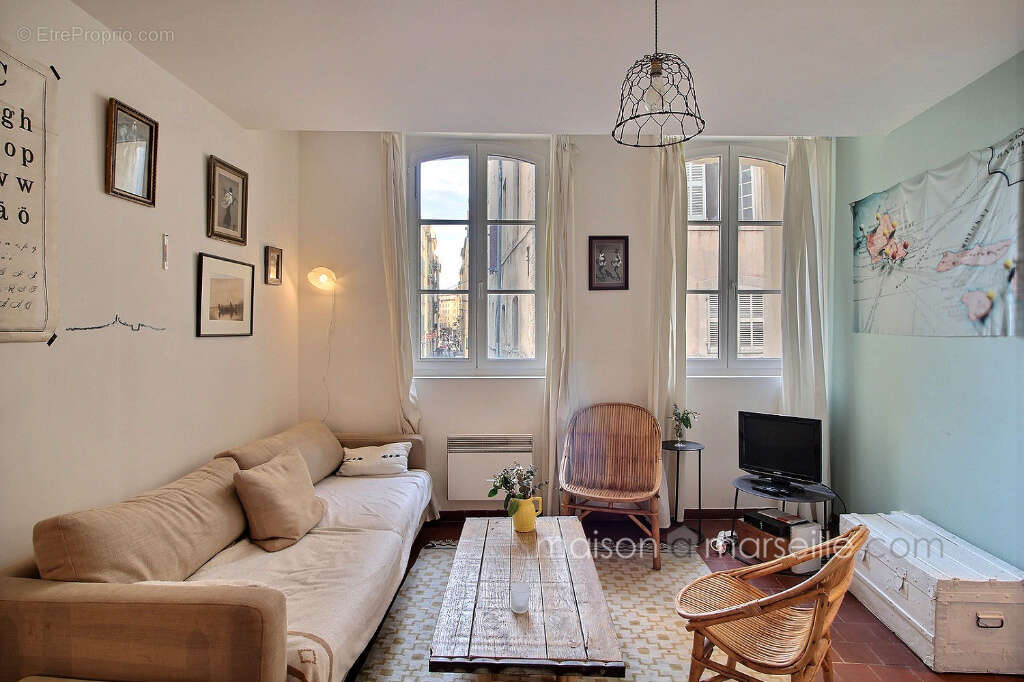 Appartement à MARSEILLE-1E