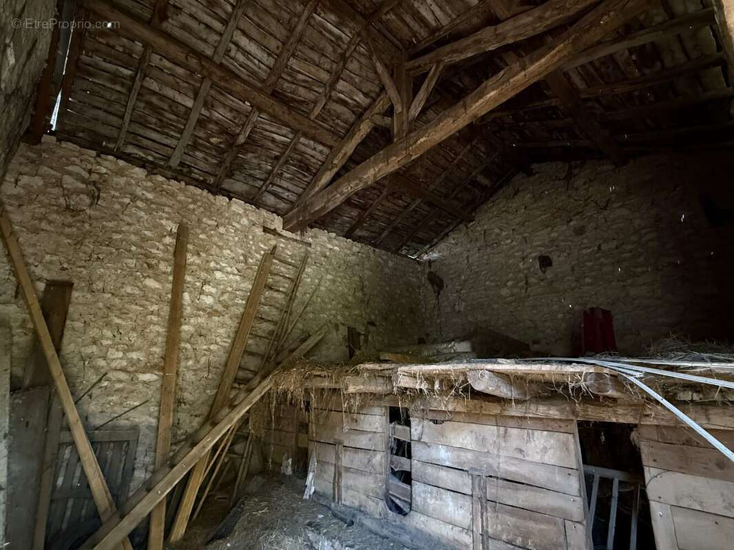 Maison à MARILLAC-LE-FRANC