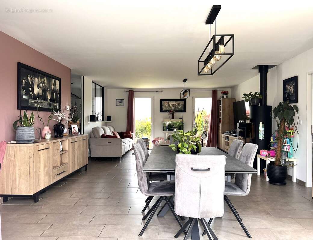 Maison à MONTVILLE