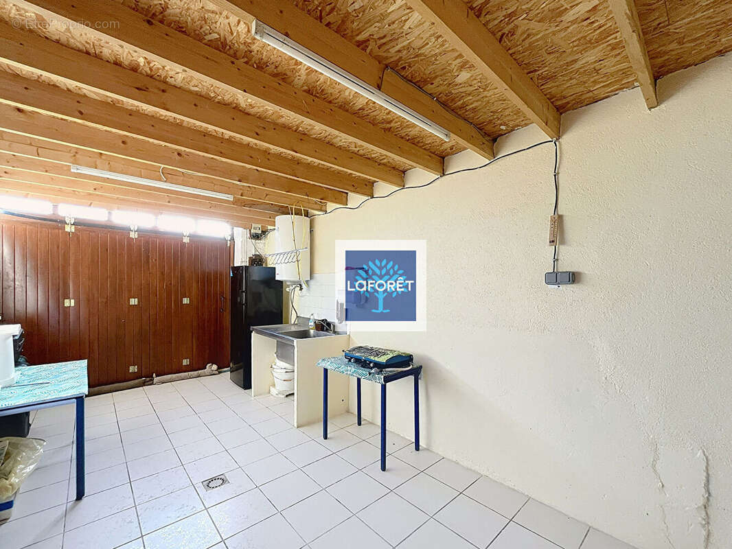 Maison Pierre, dépendances, 2 chambres avec jardin - photo 11