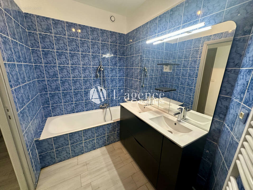 Appartement à SAINT-LAURENT-DU-VAR