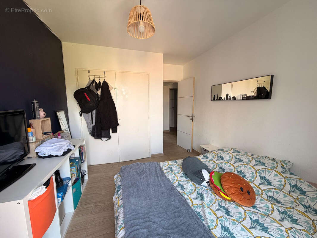 NIMES BEAUSOLEIL Appartement 5 pièces de 90 m2 avec cave et place de parking - photo 6