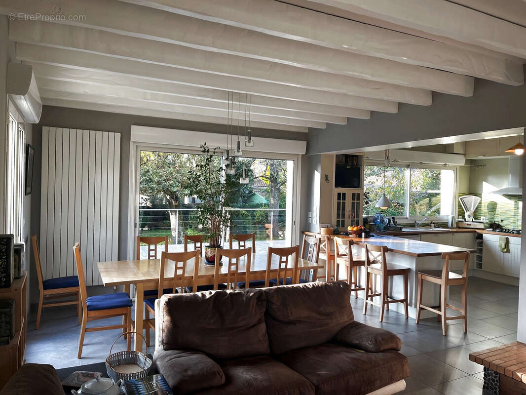 Maison à VILLENAVE-D'ORNON