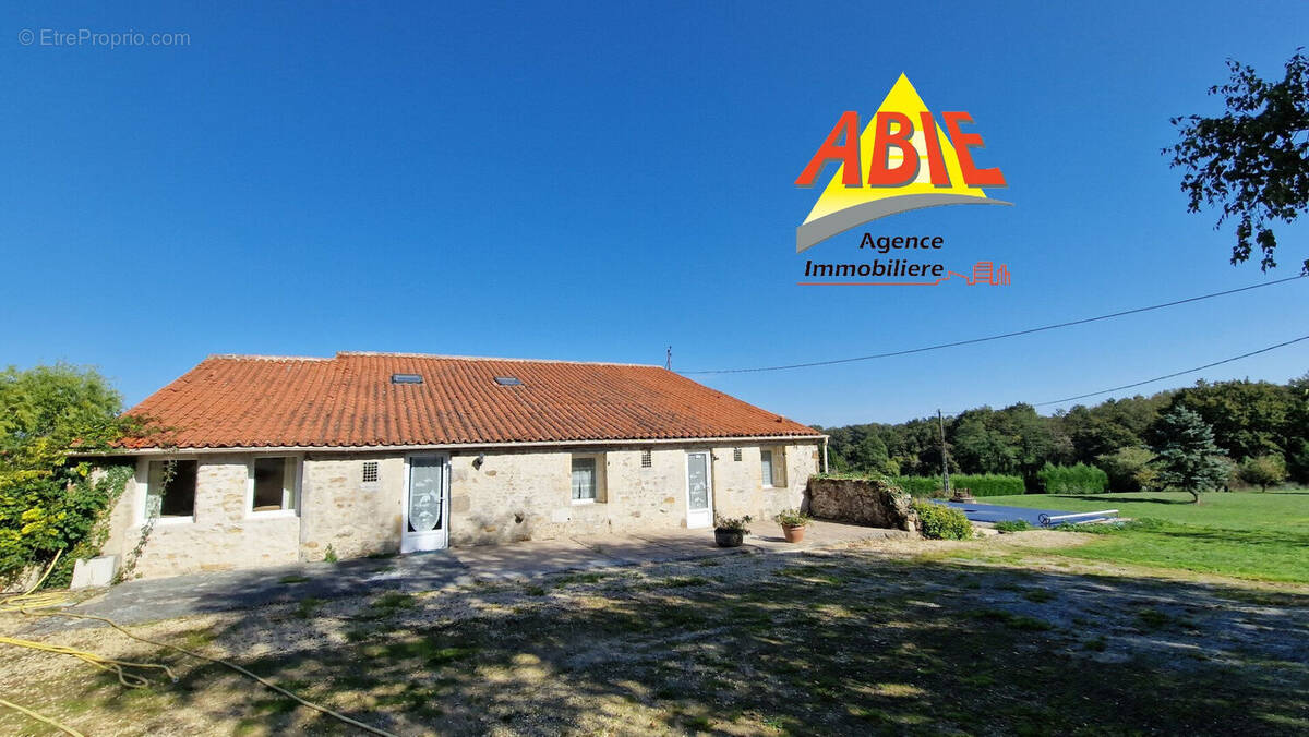 Photo 1 - Maison à SAINT-MARTIN-DES-FONTAINES