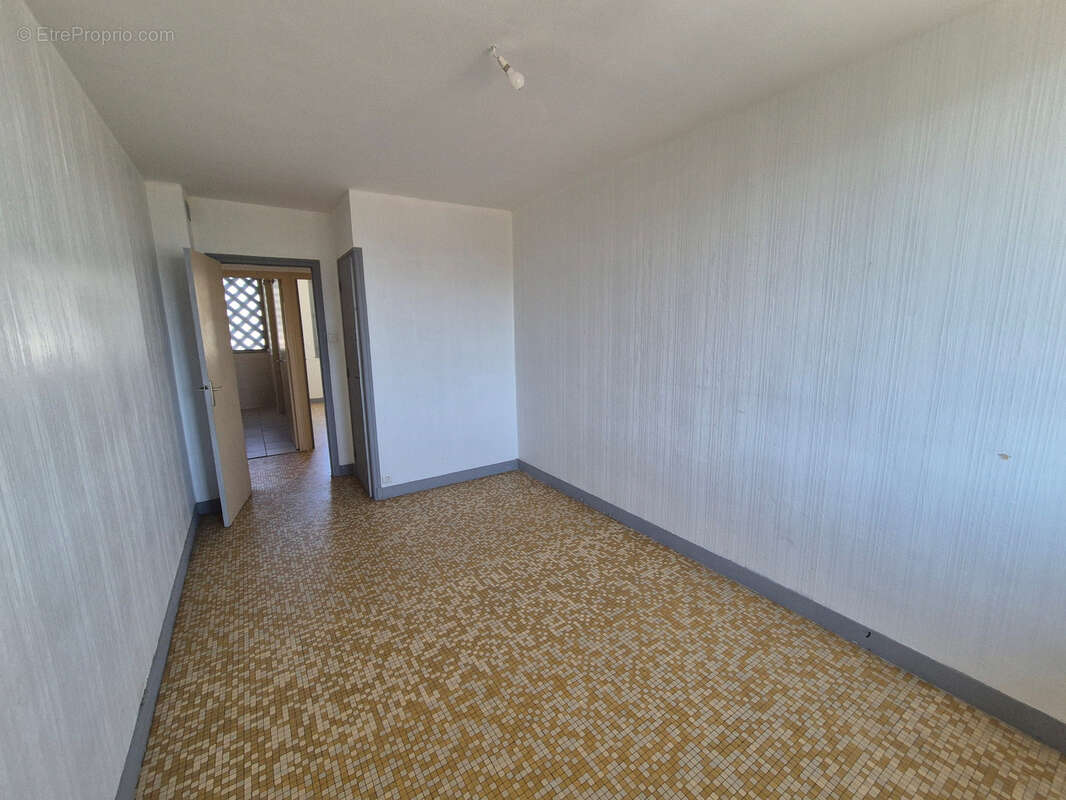 Achat Appartement T3 Grenoble – 3 Pièces Traversant Est-Ouest avec Balcon, Cave & Parking - photo 7
