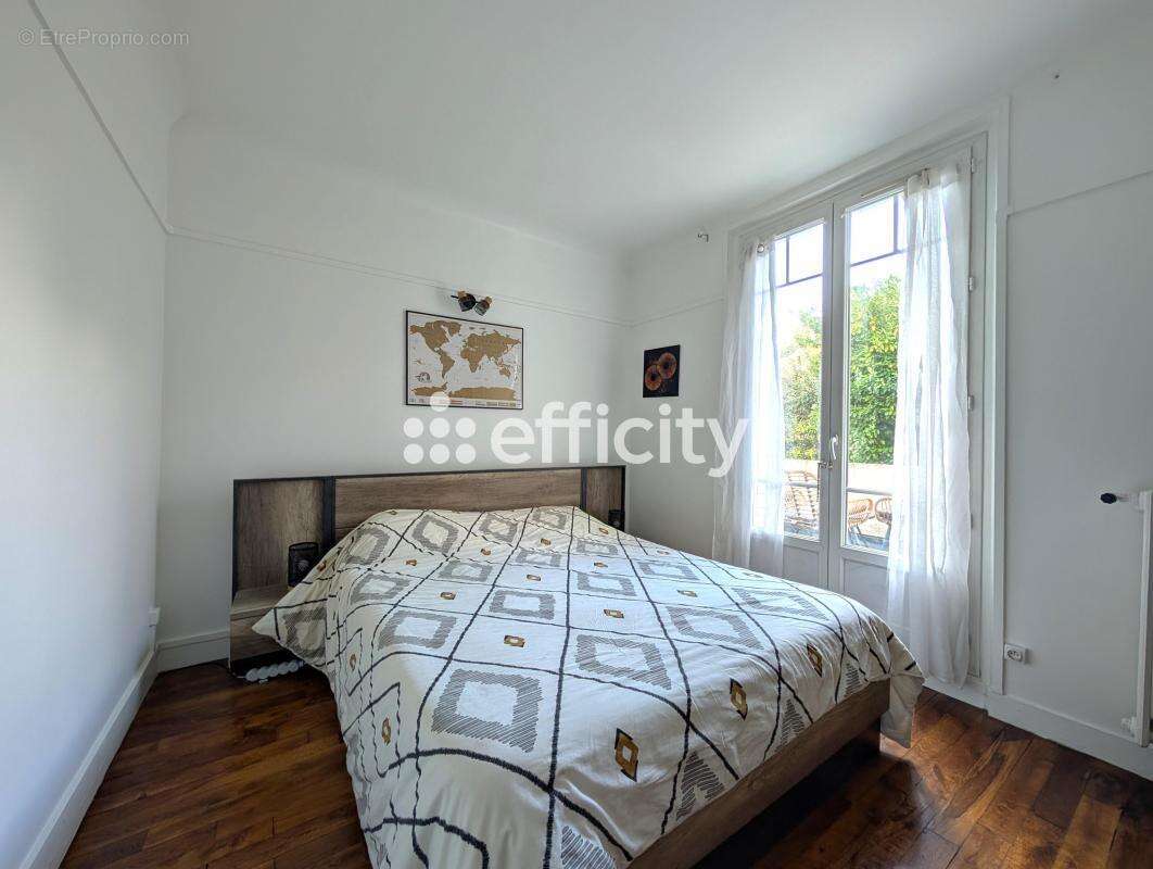 Appartement à ENGHIEN-LES-BAINS