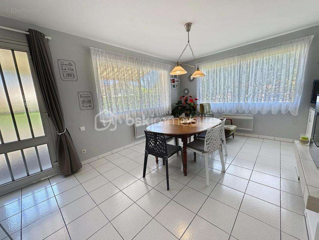 Maison à SAINT-PIERRE-DU-MONT