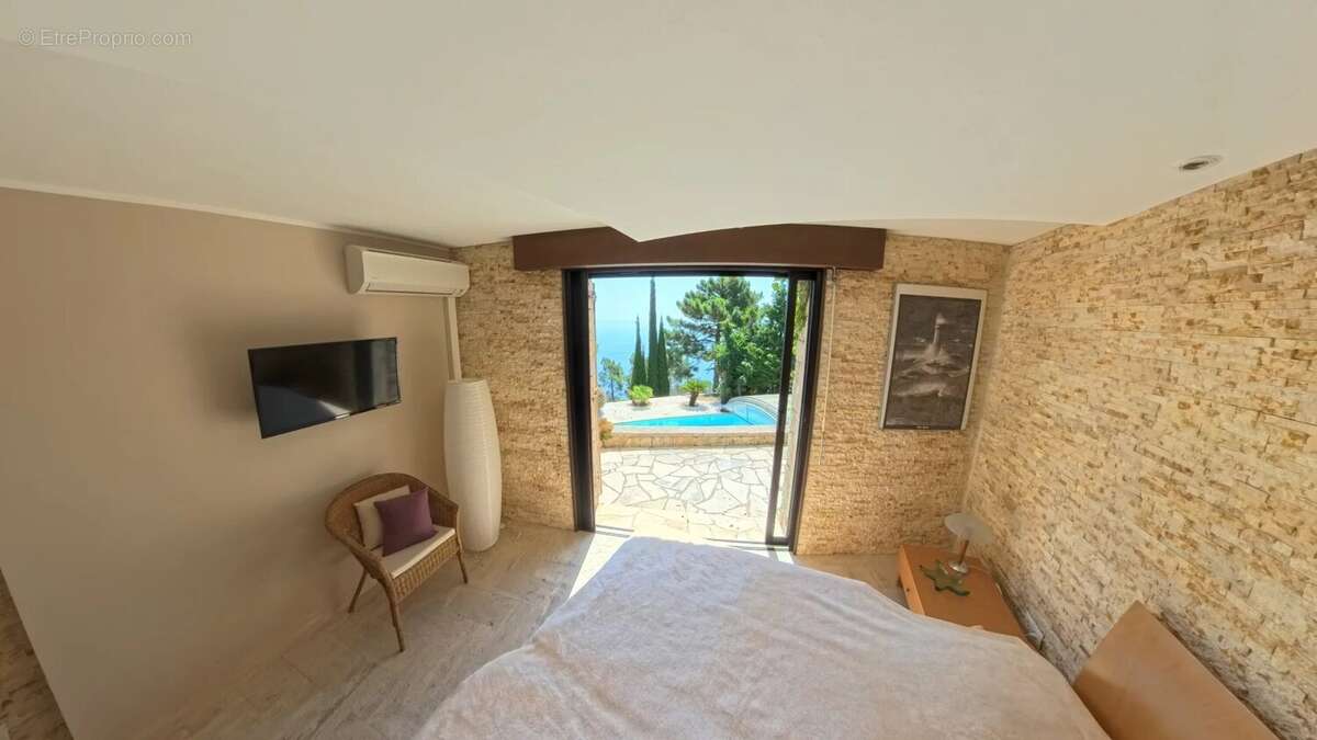 Maison à THEOULE-SUR-MER