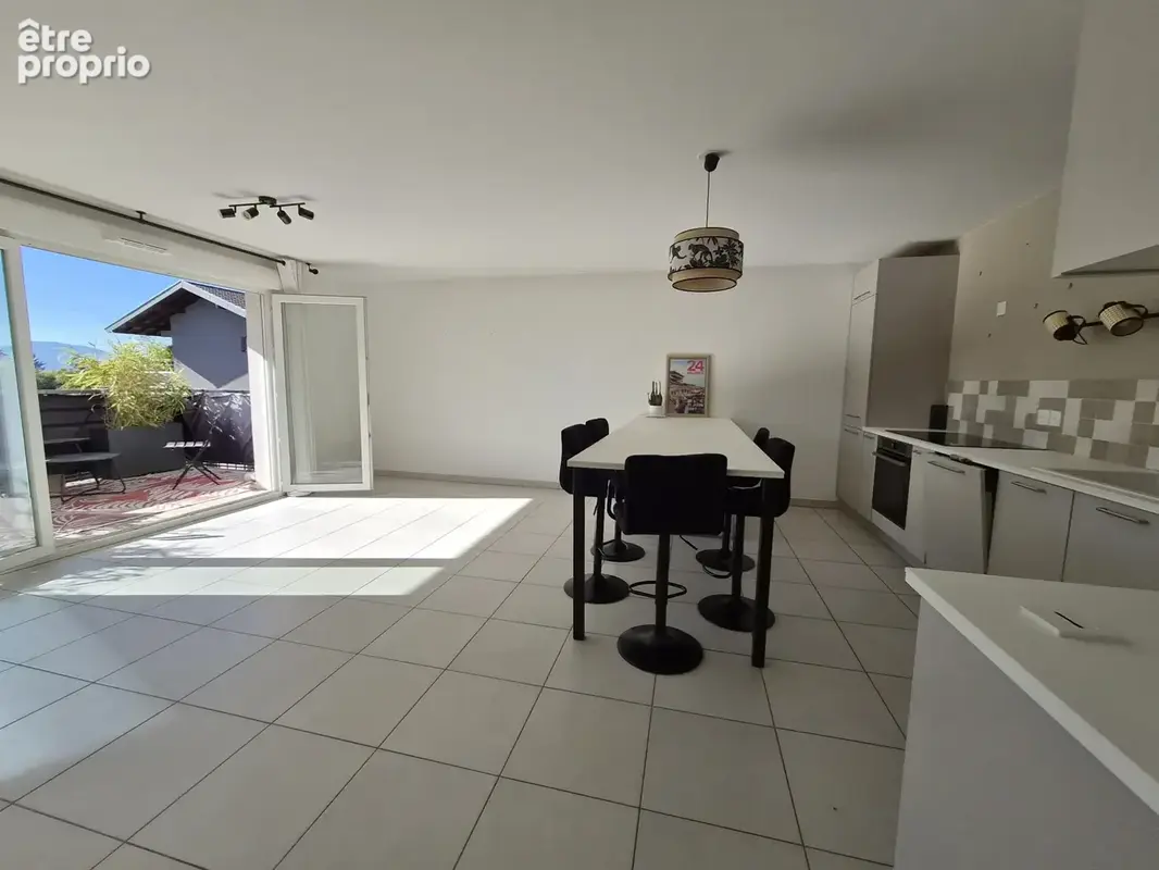 VILLY-LE-PELLOUX   T3 avec terrasse et garage - photo 2