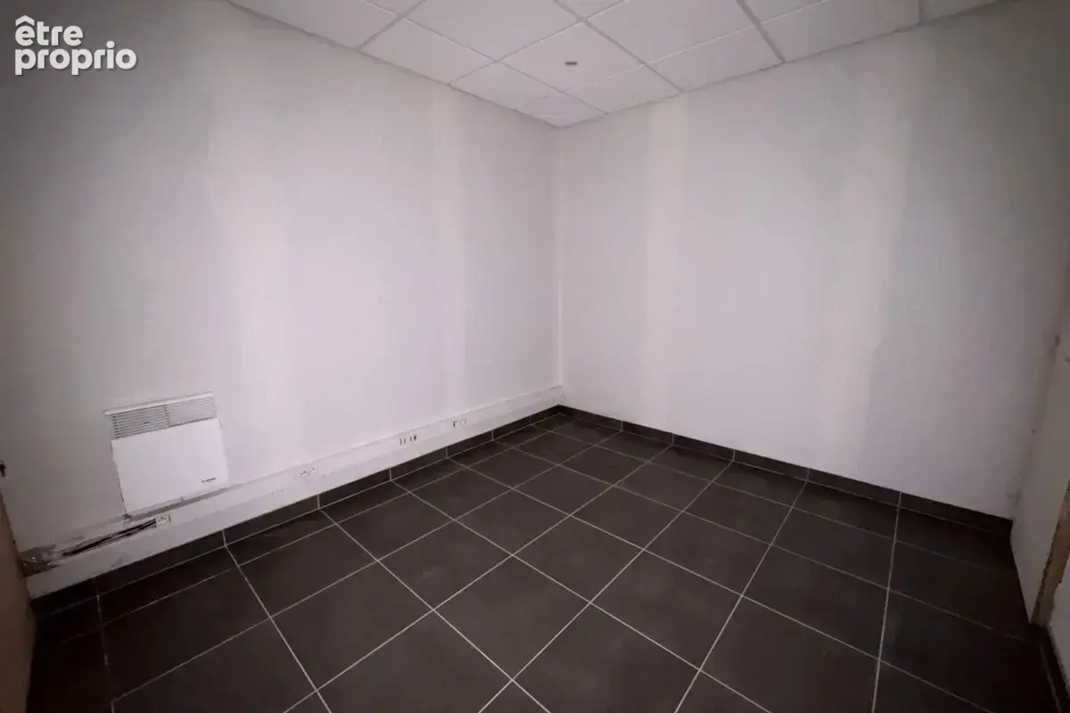 A LOUER - local d'activité de 79m² à St Avertin - photo 5