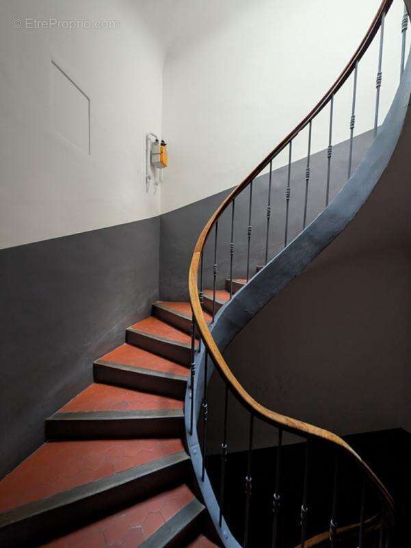 Appartement à MARSEILLE-5E