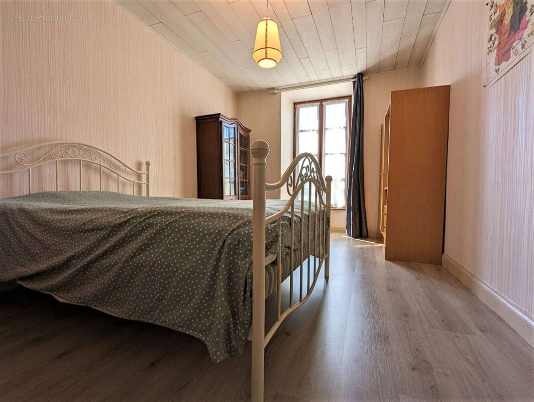 Maison d'habitation avec jardin et garage - Proximité du centre ville - photo 9