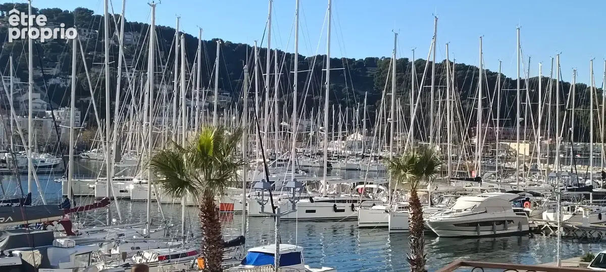 ** Vue Mer - Sur le Port ** Maison de Village avec Terrasse & Jardin ** (83430) SAINT MANDRIER SUR MER **ce(s) 164.47 m2 - photo 7