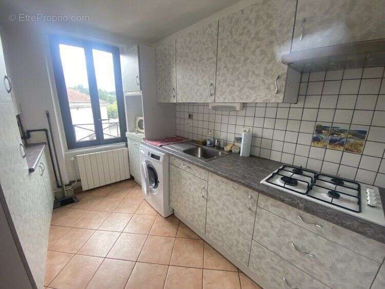 Appartement à CAZERES