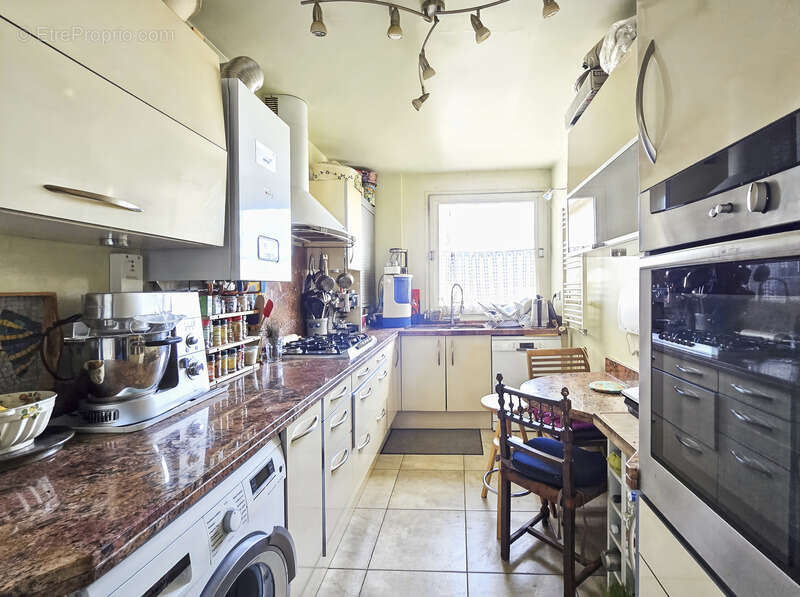 Appartement à FONTENAY-LE-FLEURY