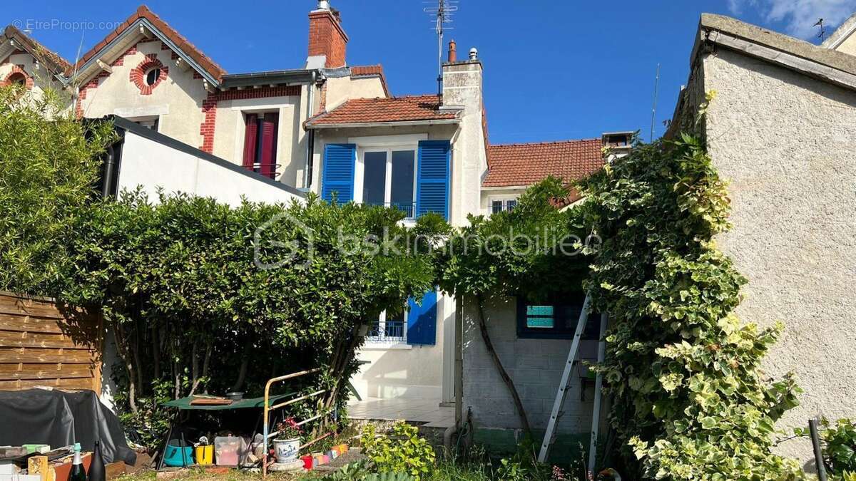 Maison à SARTROUVILLE