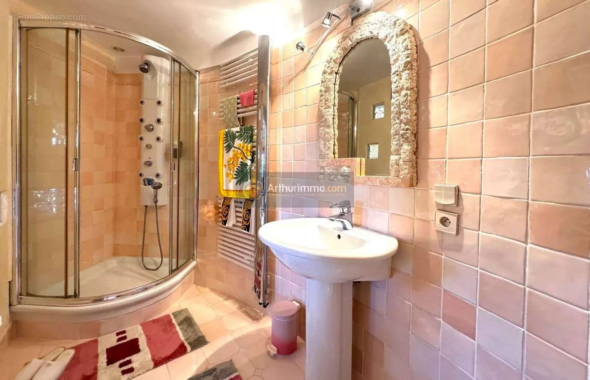 Appartement à LES ISSAMBRES