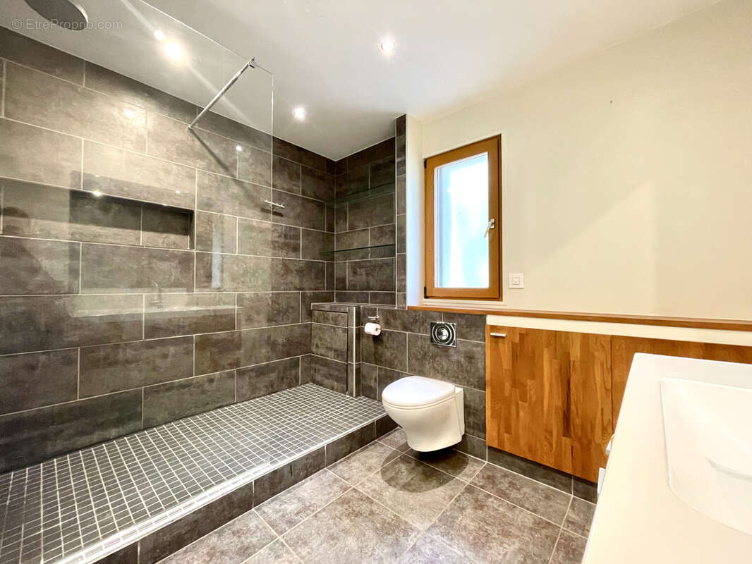 Maison à DIVONNE-LES-BAINS