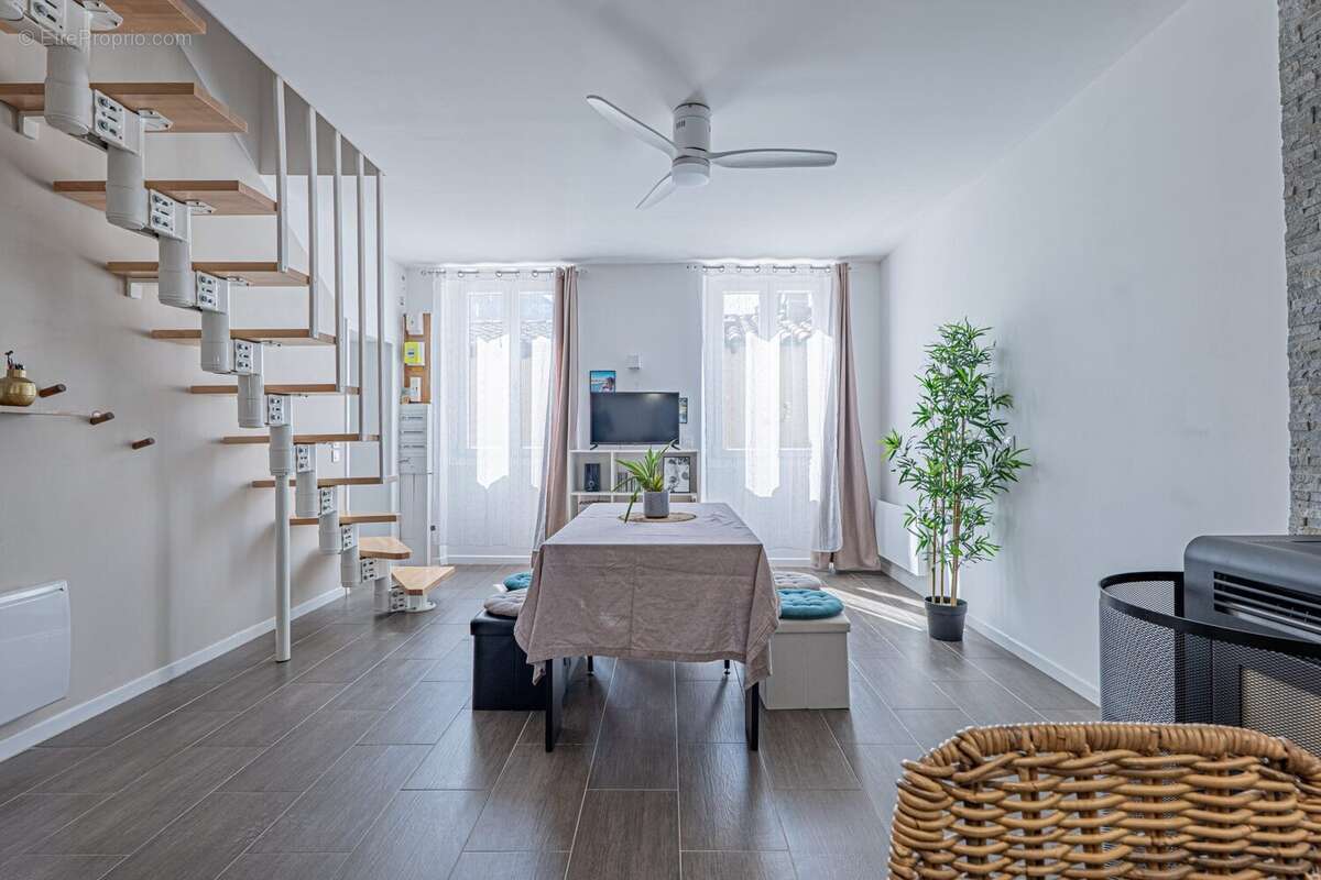 Appartement à MASSOINS