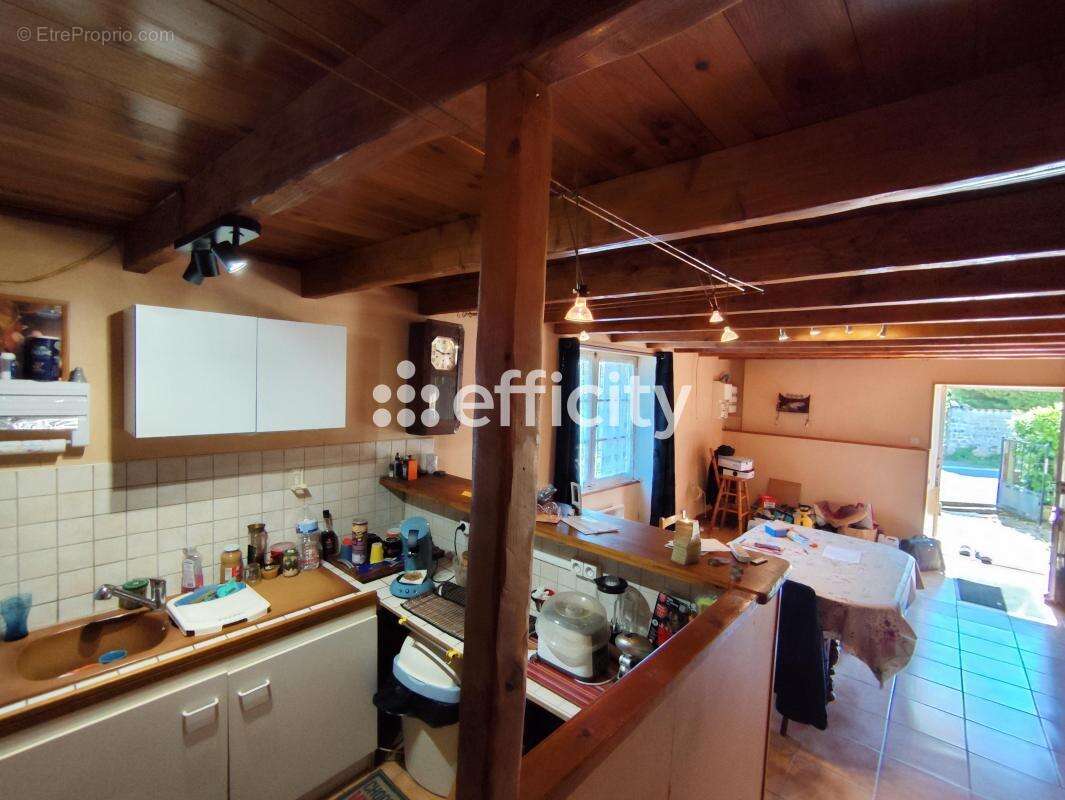 Maison à SAINT-DENIS-DU-PIN