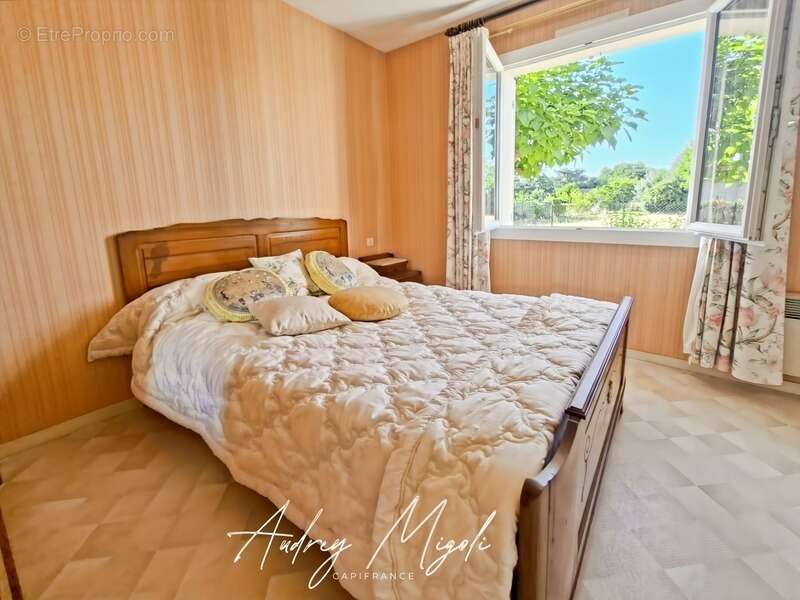 Maison de plain-pied de 90m², proche commerces, avec garage, terrain plat et clôturé - photo 9