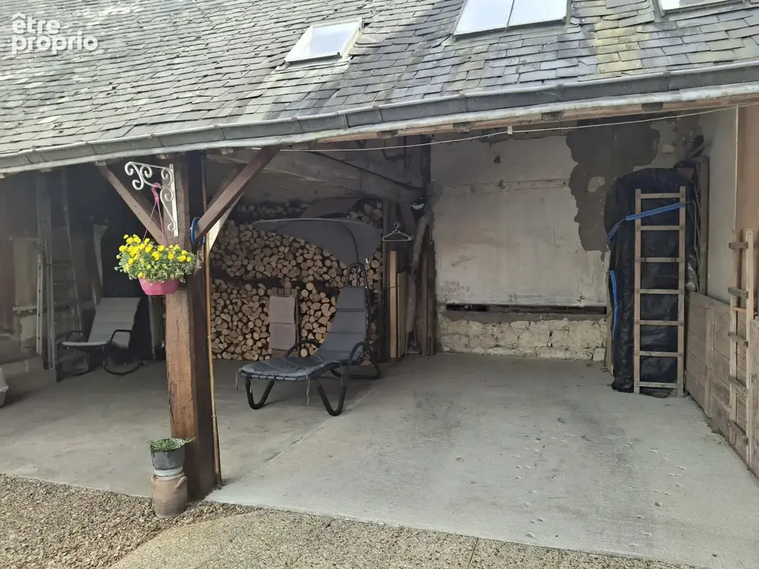 Maison de ville pleine de 137 m2 idéalement située en plein centre d’Allonnes, entre Bourgueil et Saumur,  pro - photo 2