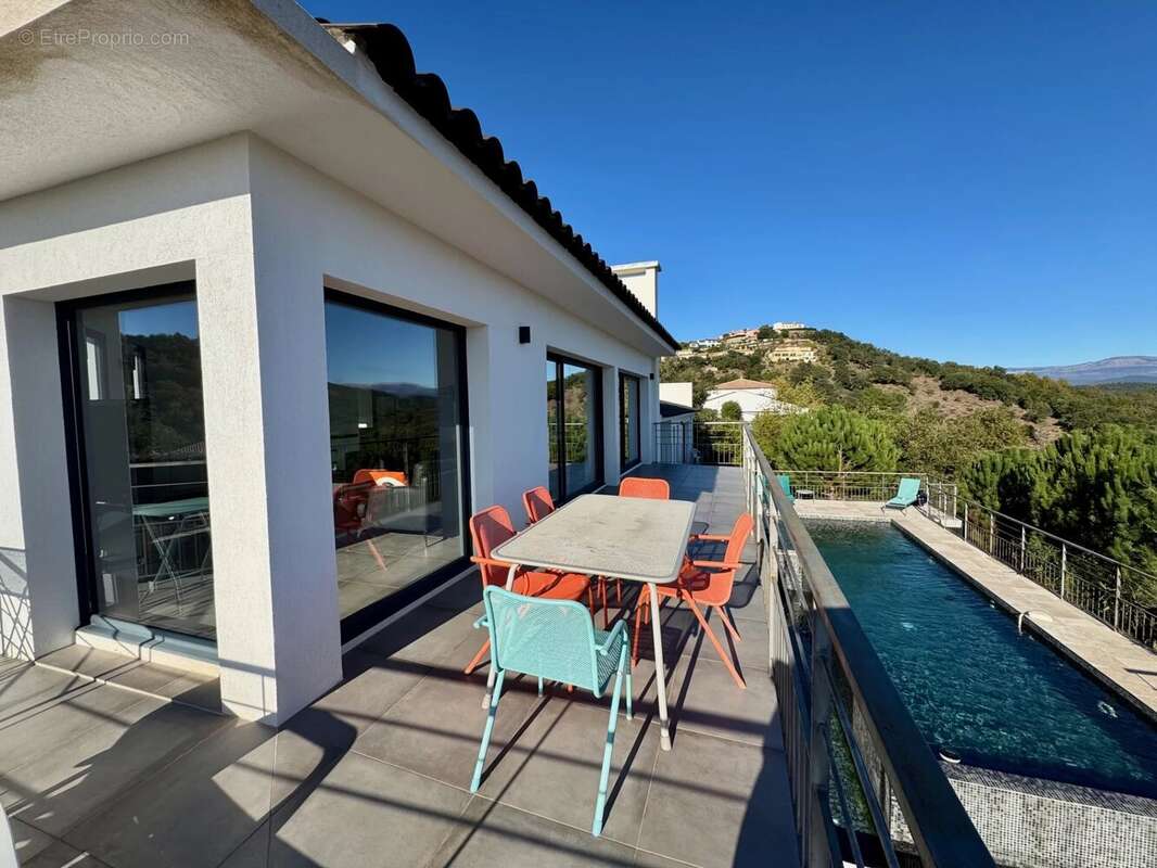 Maison à LES ADRETS-DE-L'ESTEREL