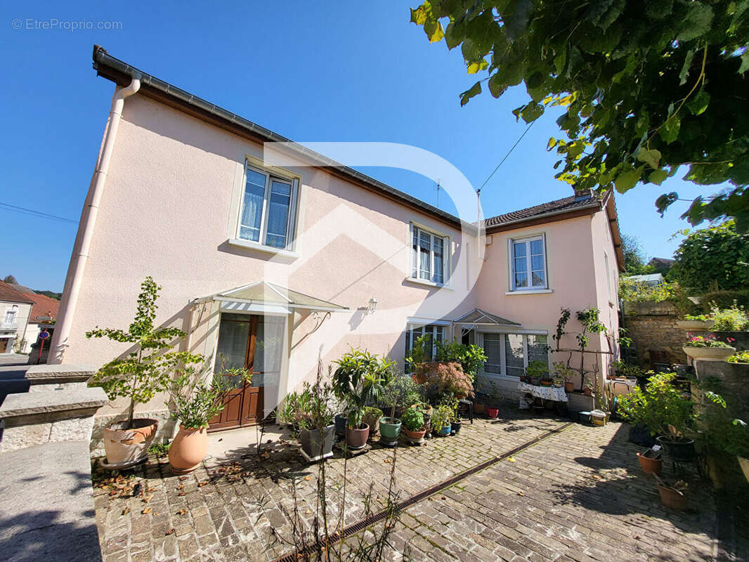 Maison  7 pièce(s) CHAMPSEVRAINE - photo 2
