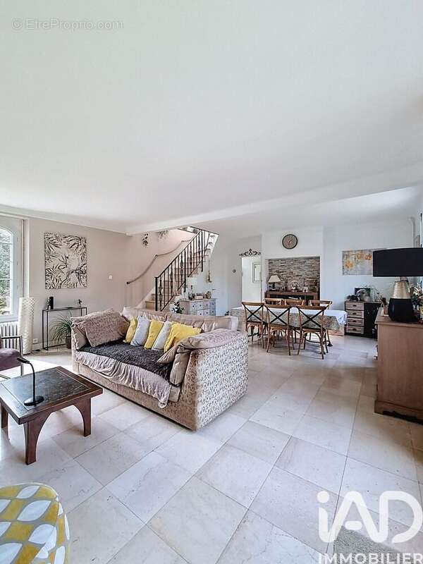 Photo 2 - Maison à BRIE-COMTE-ROBERT