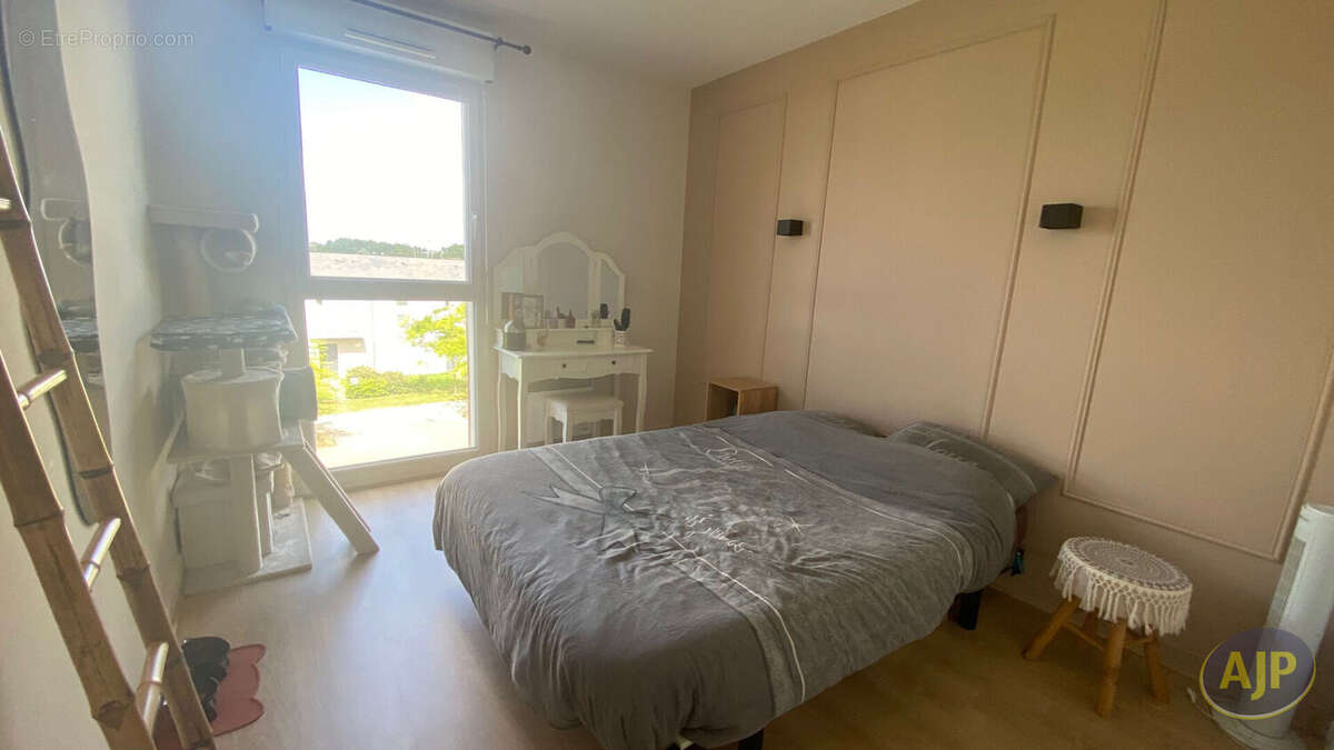 Appartement à AVRILLE