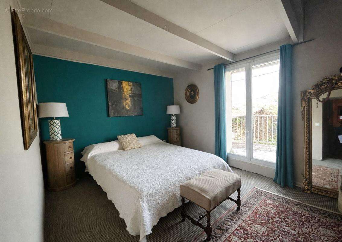 Maison à SAINT-JEAN-DE-MUZOLS