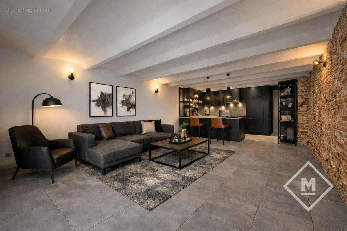 Appartement à MARSEILLE-2E