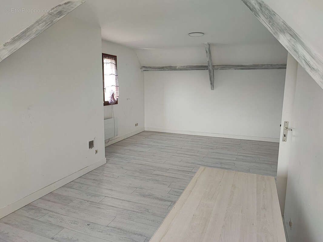 Maison à SAINT-JEAN-DE-BRAYE