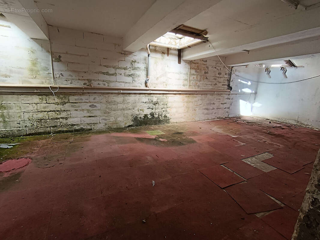 Commerce à CHAVILLE