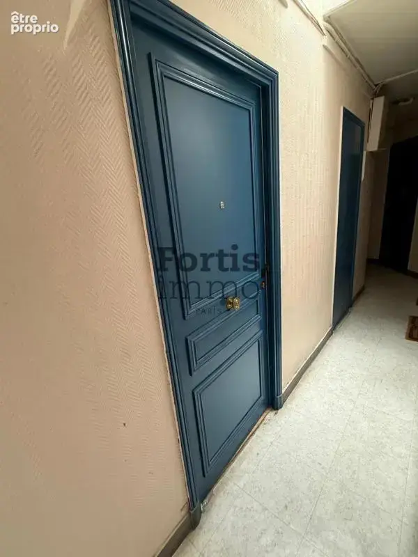 Paris 2 - rue saint-denis - deux pieces au dernier etage - photo 8