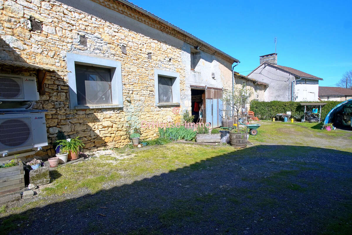 Maison à VAUNAC