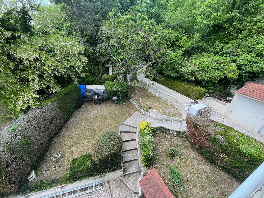 Maison à FOLLAINVILLE-DENNEMONT