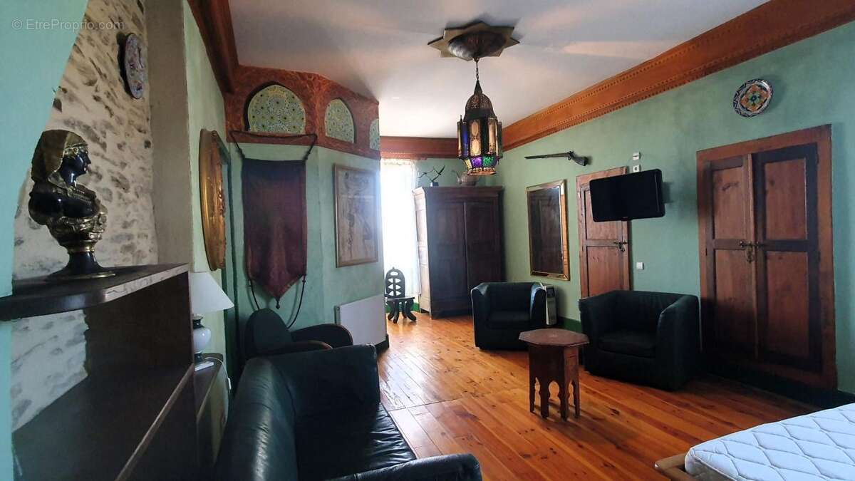 Maison à LA SALVETAT-PEYRALES