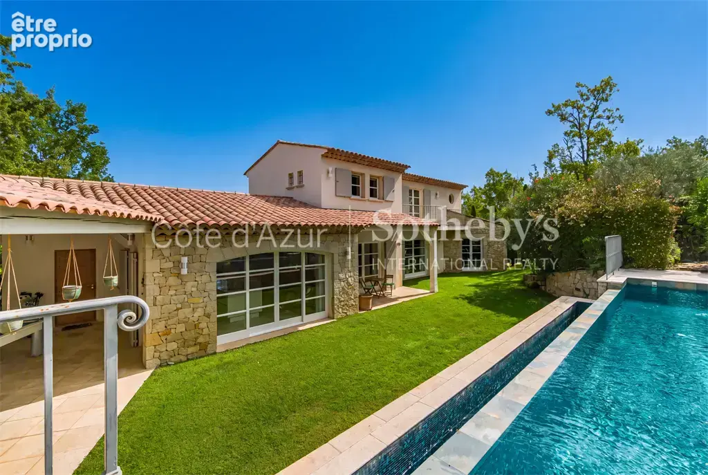 Tourrettes, villa avec piscine à débordement dans le domaine de Terre Blanche - photo 3