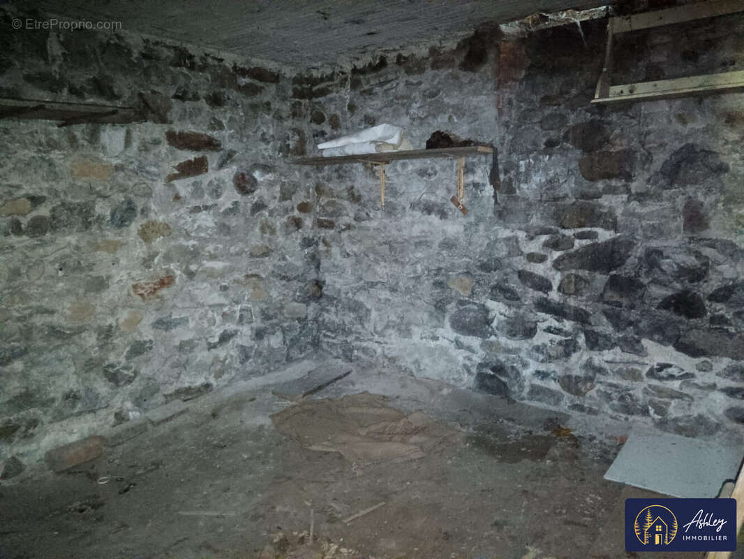 Appartement 288 m² à Bort-Les-Orgues  - photo 8