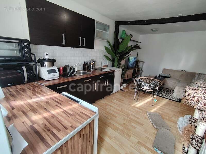 Appartement à COULANGES-LA-VINEUSE