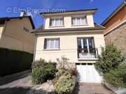 Maison à LES CLAYES-SOUS-BOIS