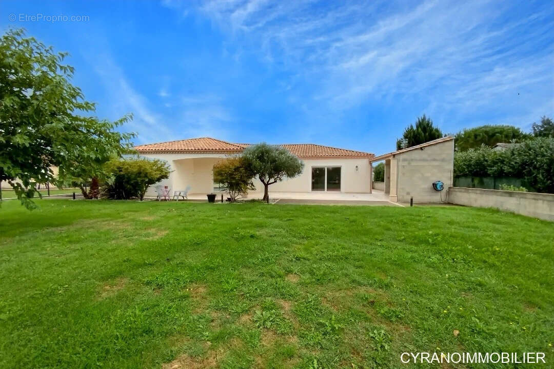 Maison à COURS-DE-PILE